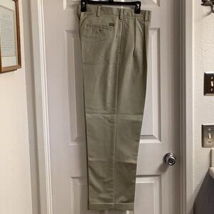 Men’s Izod No Wrinkle Pleat Front Cotton Chino Cuffed Slacks 34/32